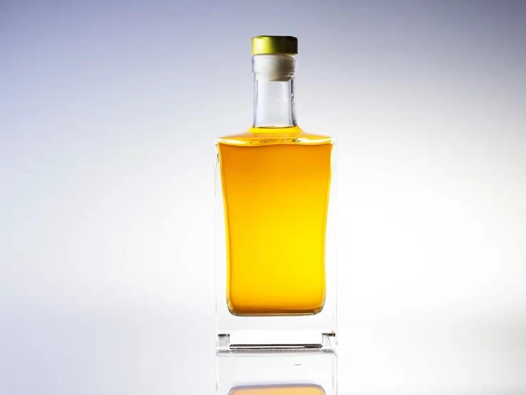 700ml square whisky bottle