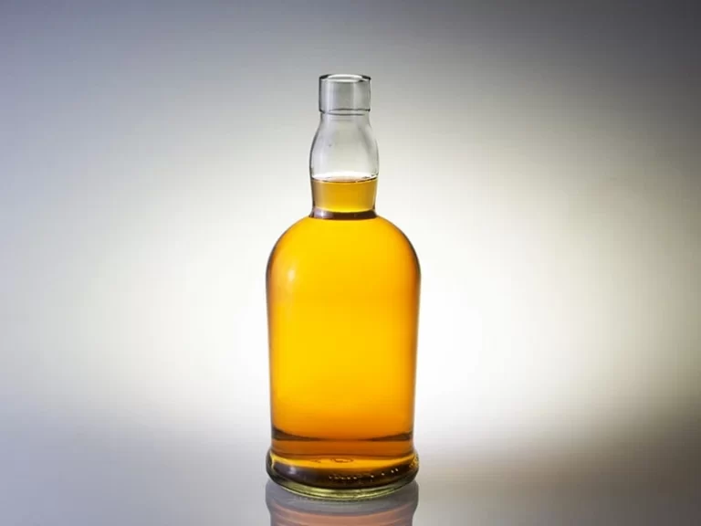 750ml classic whisky bottle