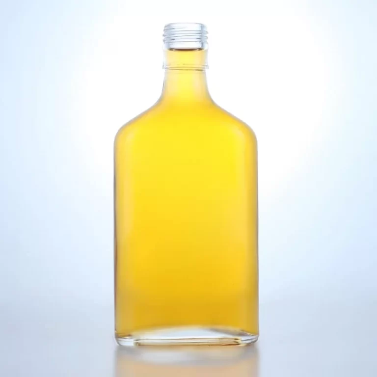 332- 250ml clear flat flask liquor glass bottle with screw lid