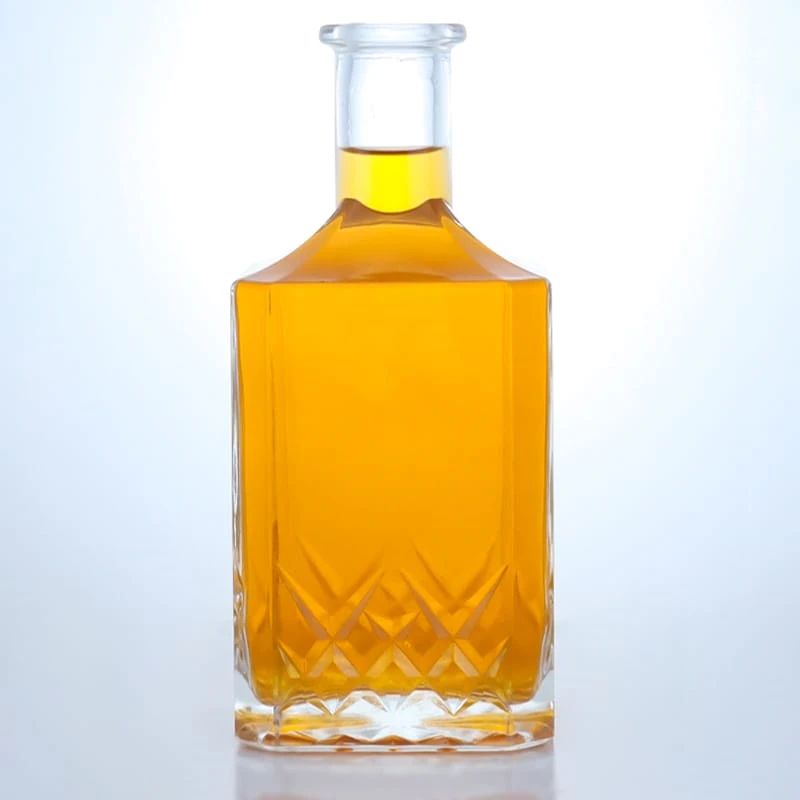 372- 700ml luxury elegant embossed clear square spirits glass bottle