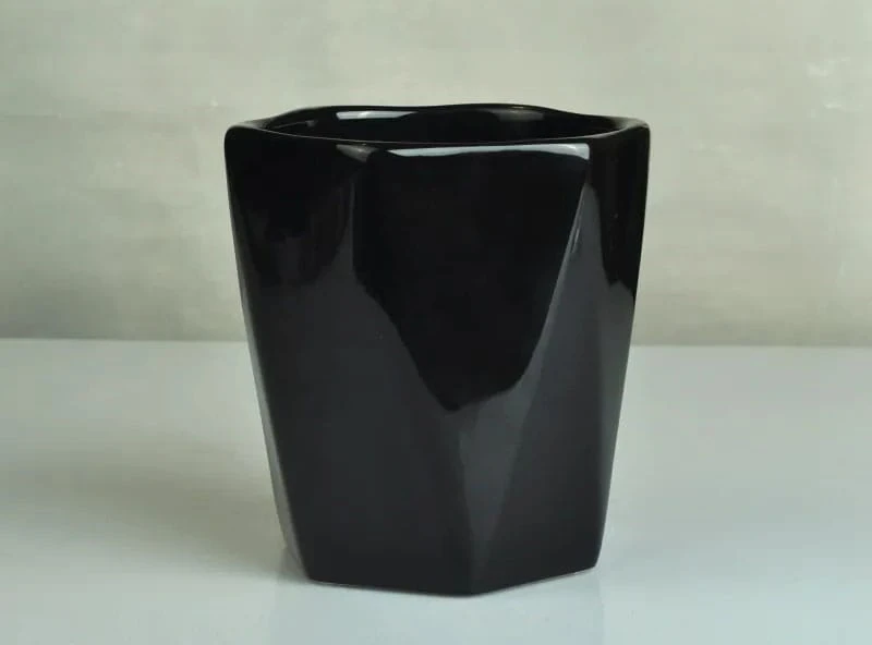 The traditional meets the present - Black candle jar