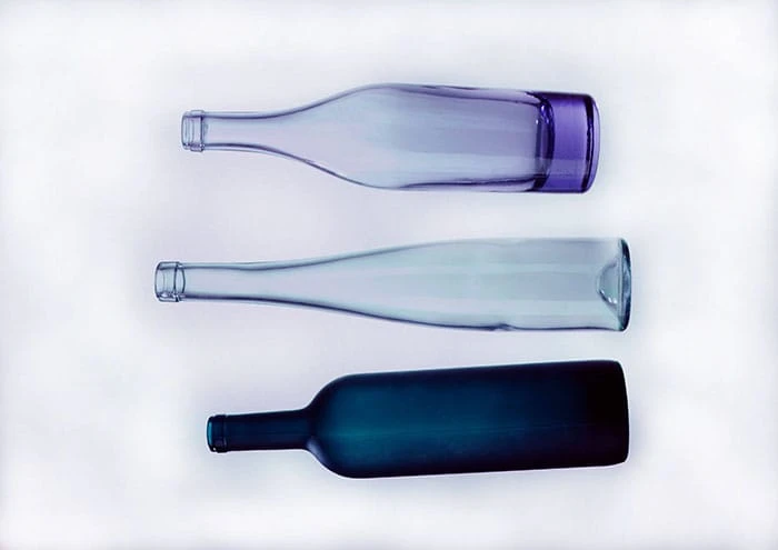 A collision of tradition and innovation -750ml color wine bottle