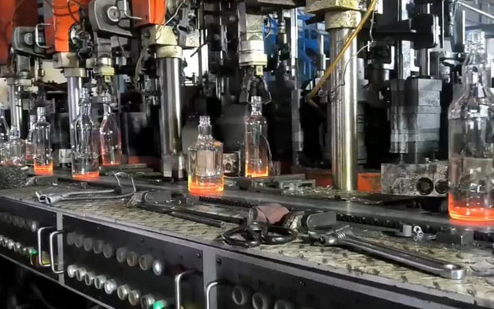 Energy crisis increases costs for glass bottle factory - Who's next to fall?